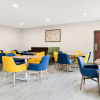 Отель Comfort Suites Southfield/Detroit, фото 29