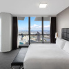 Отель Meriton Suites Herschel Street, фото 4