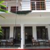 Отель Jungle Holiday Home в Хиккадуве