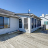 Отель Atlantic Beach Home By Fort Macon State Park, фото 23