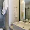 Отель w Iluminating 1BR w AC Near Central Restaurante, фото 7