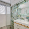 Отель Exquisite Apartment in Mouille Point near to Golf Course, фото 15