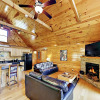 Отель Black Bear Falls Cabin 2 Bedrooms 2 Bathrooms Cabin, фото 2