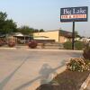 Отель Big Lake Inn & Suites, фото 18