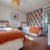 Отель CAPRI 13 SA - Cosy 2 bed house, Close to M1 & Loughborough University, Free WIFI, Free PARKING, - As, фото 6