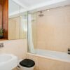 Отель Beautiful 2-bedroom Flat With Balcony in E London, фото 10