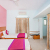 Отель OYO 11592 Hotel Red Carpet Residence, фото 26