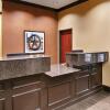 Отель Red Roof Inn & Suites Sulphur Springs, фото 17