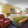 Отель Econo Lodge Inn & Suites Dubuque, фото 4