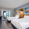 Отель La Quinta Inn & Suites by Wyndham Ft. Myers-Sanibel Gateway, фото 4