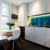 Отель Veeve - Chelsea Square Serenity, фото 8