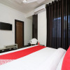 Отель OYO Flagship 15432 Hotel The Nest GMS Rd, фото 3