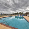 Отель Pet-friendly Galveston Bungalow, Steps to Beach!, фото 15