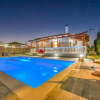 Отель Villa Mansion With Private Pool, фото 12