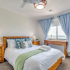 Отель StayAU 5BR Lakefront Escape Point Cook, фото 4