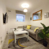 Отель Cosy Riverside Apartment - Woodsmill Quay Free Parking, фото 11