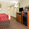 Отель Comfort Inn & Suites Crabtree Valley, фото 3