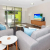 Отель Stunning Ground Floor City Apartment 104, фото 22