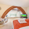 Отель Grade 2 Listed Converted Church, Within 750yrds to Southsea Beach, фото 12