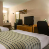 Отель Econo Lodge Inn & Suites at Fort Moore, фото 4