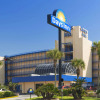 Отель Days Inn by Wyndham Panama City Beach/Ocean Front, фото 1