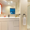 Отель Character 4BR Home - Seaview - Skyline - Hot tub, фото 10