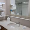 Отель Hampton Inn by Hilton Amesbury, фото 9