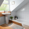 Отель Lovely 2 BD with stunning views over Stroud valley, фото 11