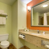 Отель Holiday Inn Express Hotel & Stes Kansas City Sports Complex, an IHG Hotel, фото 10