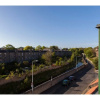 Отель Sunny Flat W/parking Near Royal Botanic Garden, фото 1
