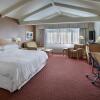 Отель Four Points by Sheraton Melville Long Island, фото 4