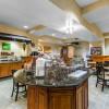 Отель Comfort Suites Airport, фото 15