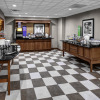 Отель Hampton Inn Batavia, фото 25