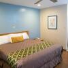 Отель Townhouse Inn & Suites, фото 6