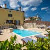 Отель Spacious Holiday Home With a Pool in Rovinjsko, фото 15