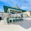 Отель Longboat Key Cedars Beach House-pet Friendly-2 Minute To The Beach, фото 17