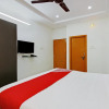Отель Golden Hive By OYO Rooms, фото 12
