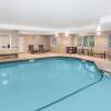 Отель Holiday Inn Express and Suites Hampton South Seabr, фото 12