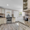 Отель Bright and Modern Close to Everything, фото 15