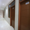Отель RedDoorz @ Karet Pedurenan 2, фото 13