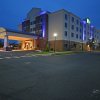 Отель Holiday Inn Express & Suites Charlotte North, an IHG Hotel в Шарлотте