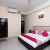 Отель OYO 16109 Hotel Ayaan, фото 30