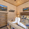 Отель Three Little Bears, 3 BRs, Pool, Hot Tub, Game Room, Sleeps 10, фото 18