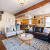 Отель Raddon by Avantstay Beautifully Restored Craftsman w/ Hot Tub in Heart of Downtown PC, фото 11