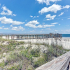 Отель Spotted Sandpiper Condo Easy access to Pier, Pool and Beach Access are Steps Away by RedAwning, фото 14