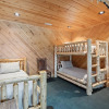 Отель Wolf Den 4 Bedroom Cabin by Redawning, фото 10