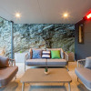 Отель Elite Holiday Homes Queenstown - 2 Houses - Lake View - Ski Drying Cabinet, фото 17