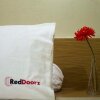Отель RedDoorz near Padma Beach, фото 2