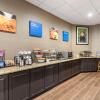 Отель Comfort Inn & Suites near Danville Mall, фото 12