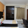 Отель OYO 12075 Hotel Regalia Retreat, фото 3